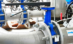 Can hot water pipes be fitted with butterfly valves?