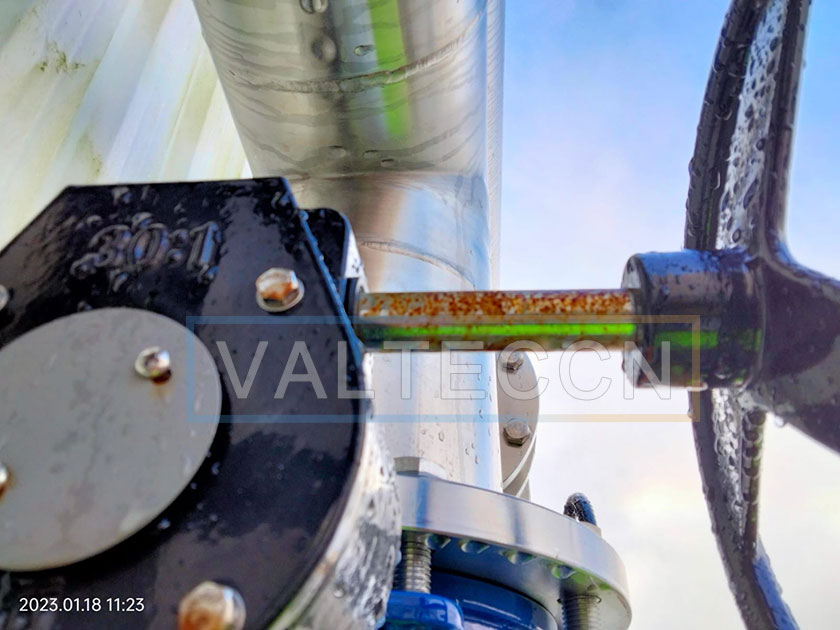 Customer butterfly valve gearbox rust photo2